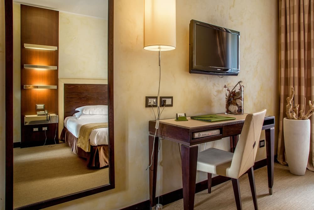 Les Fleurs Luxury House