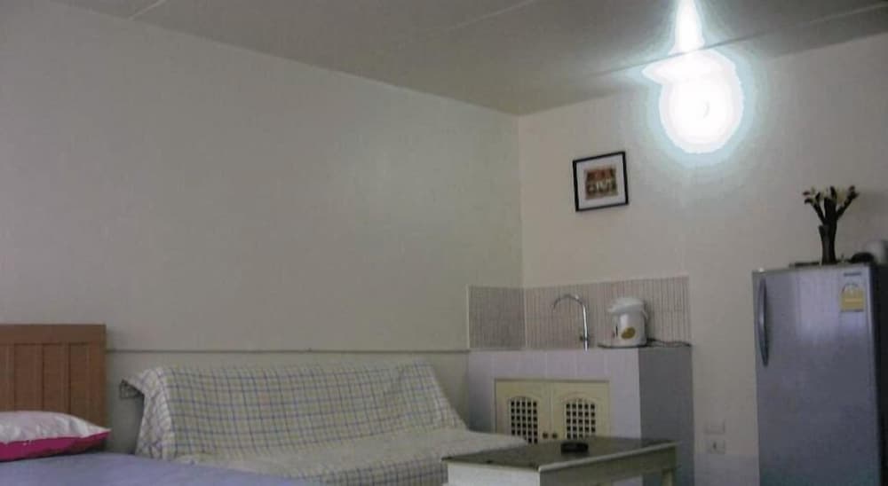 Poppular Palace Don Mueang Bangkok