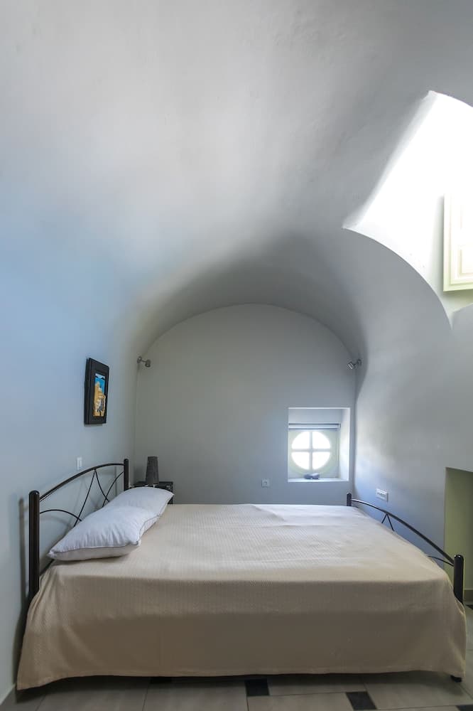 1897 Old River Mansion