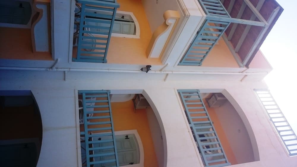 Amazones Sun Studios