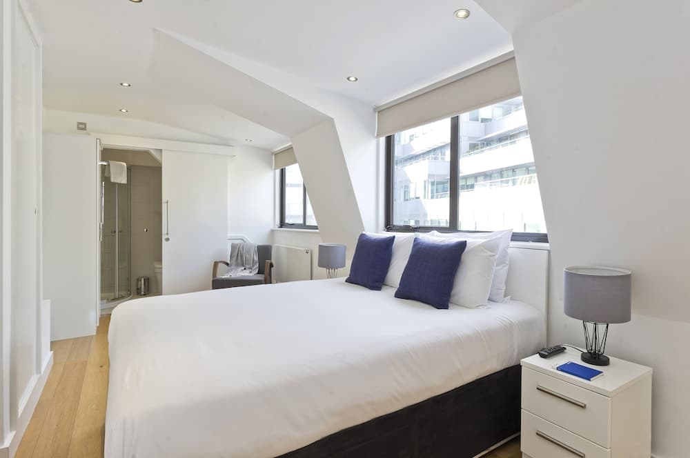 Red Lion Court by City2Stay