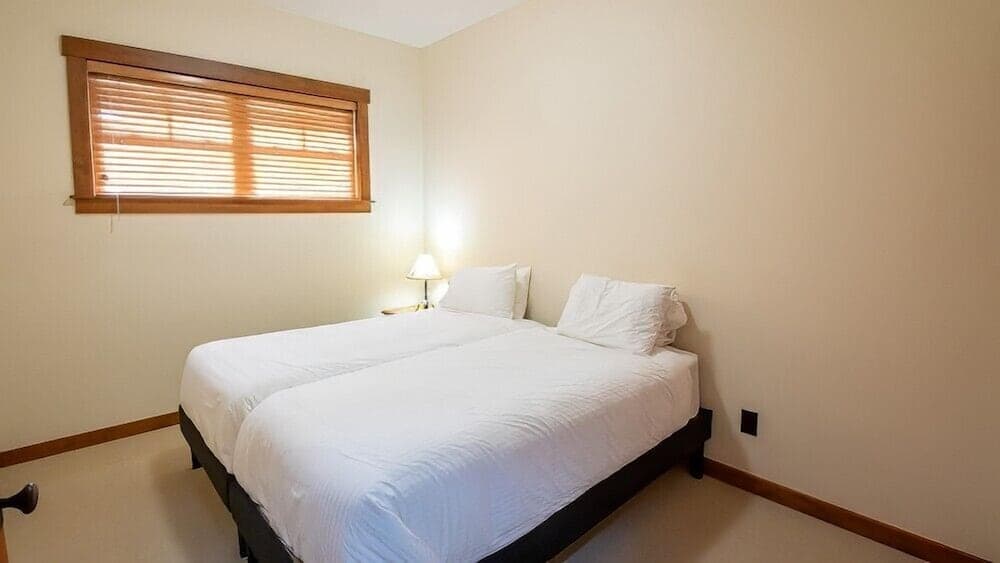 Snow Creek Cabins by Fernie Lodging Co.