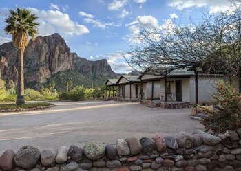 Saguaro Lake Guest Ranch