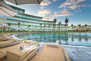 FLC Luxury Hotel Samson