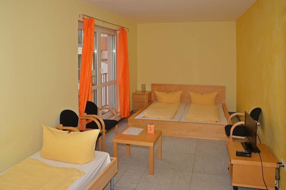 Hotel Pension Mezzaluna