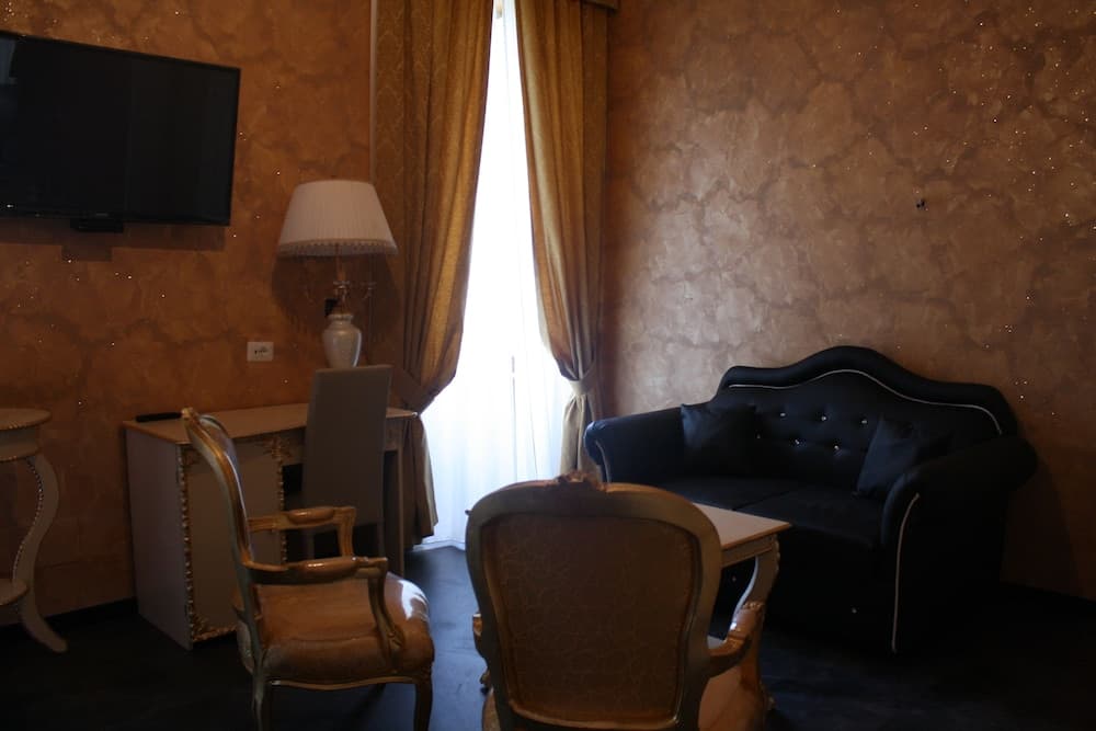 Pope's Suites