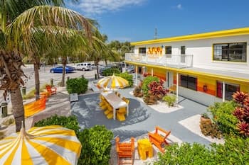 Sunset Inn & Cottages