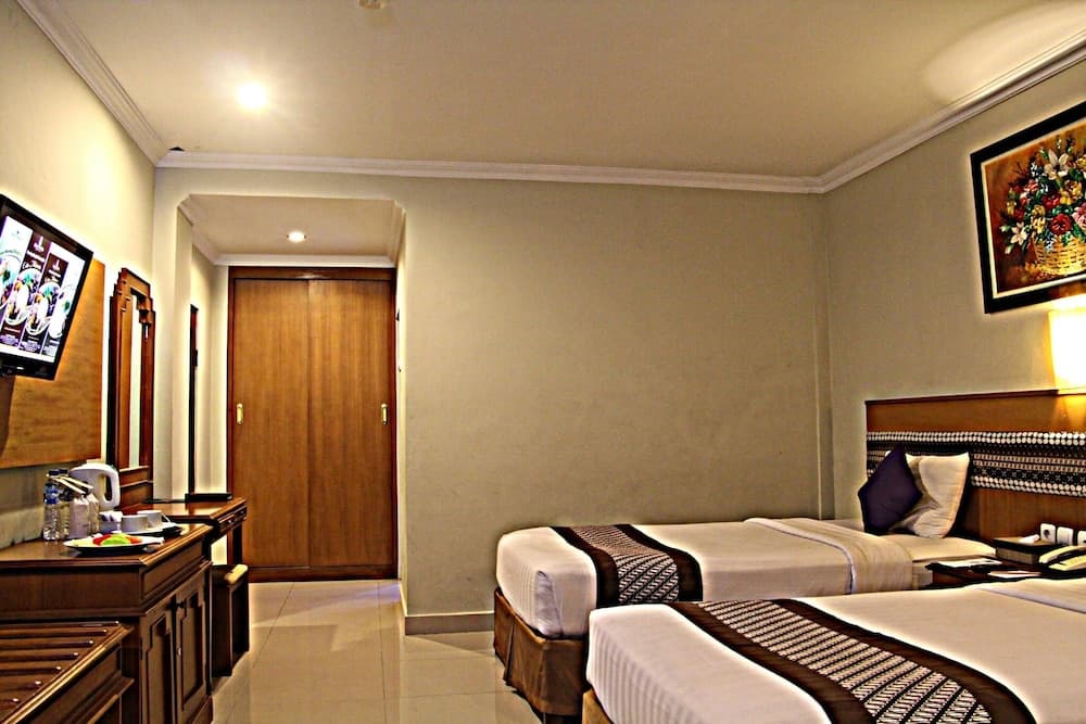 Cakra Kembang Hotel