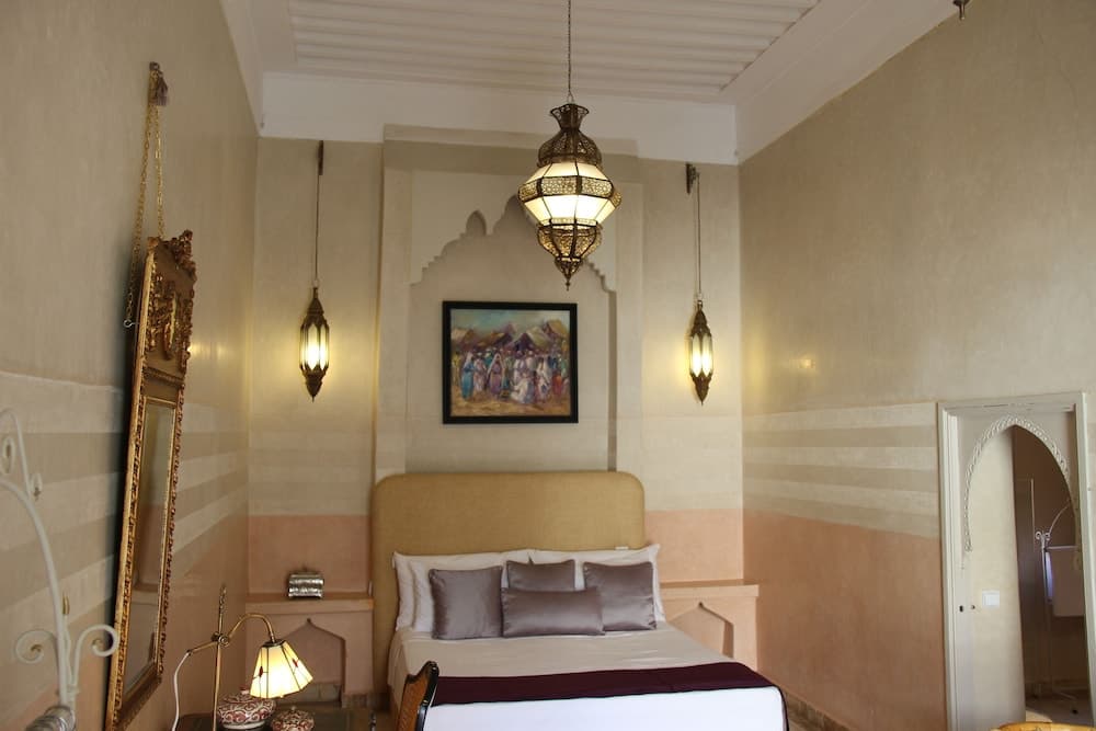 Riad Emberiza Sahari