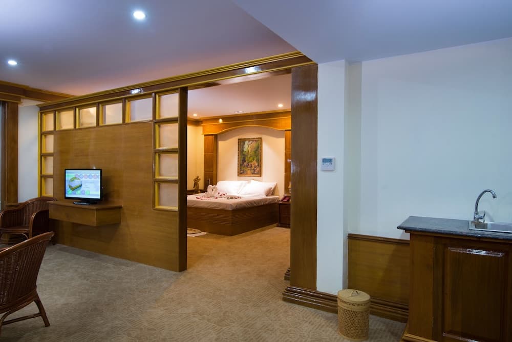 Su Tine San Royal Palace Hotel