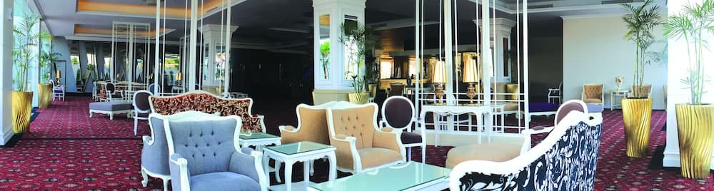 Golden Tulip Legacy Surabaya