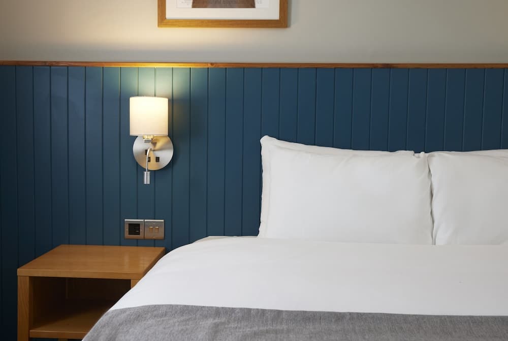 Holmfield Arms By Greene King Inns