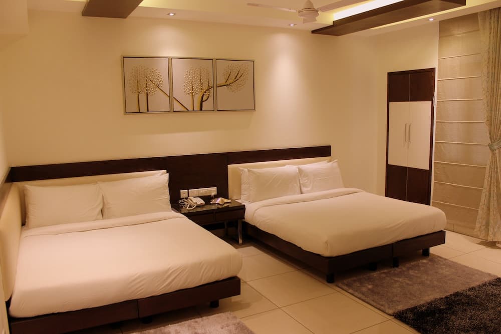 Hotel Amrapali Grand