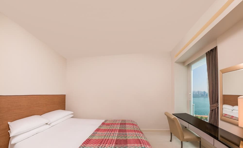 Kowloon Harbourfront Hotel