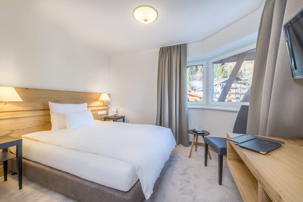 Heart Hotel Grischuna