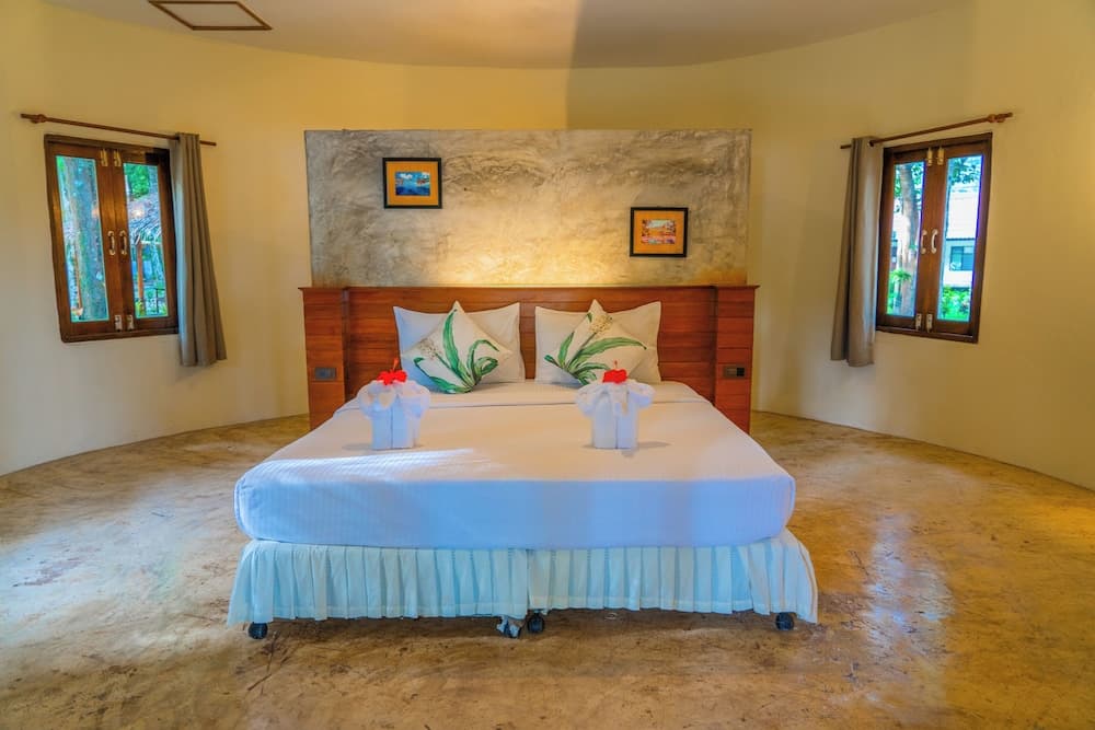 The Tropical Beach Resort