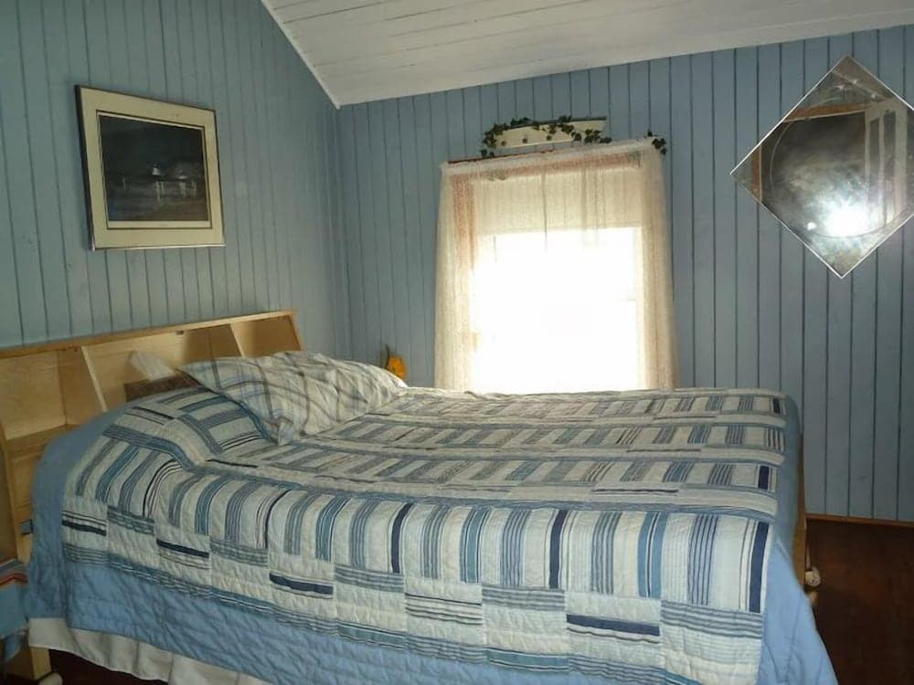 Bruce Bay Cottages & Lighthouse