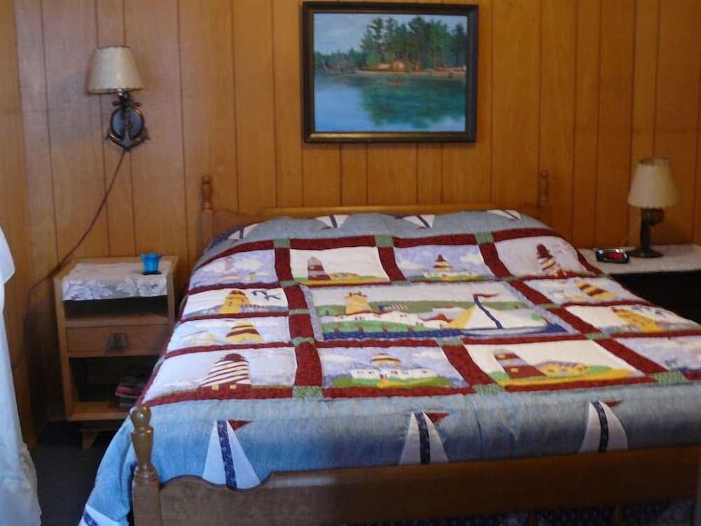 Bruce Bay Cottages & Lighthouse