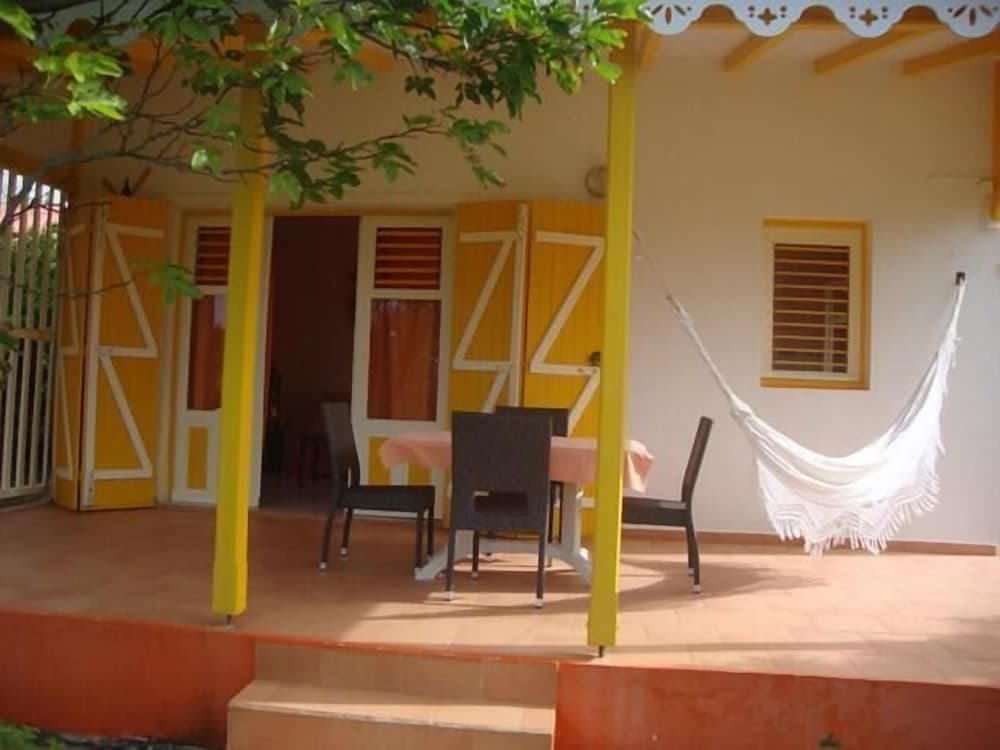 Hotel Restaurant Au Village De Menard