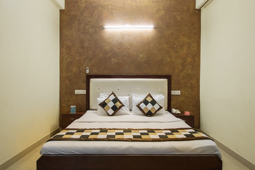 OYO 648 Hotel Royal Ecstasy