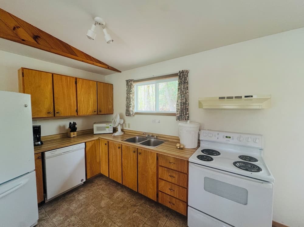 Sunny Point Resort Cottages and Inn