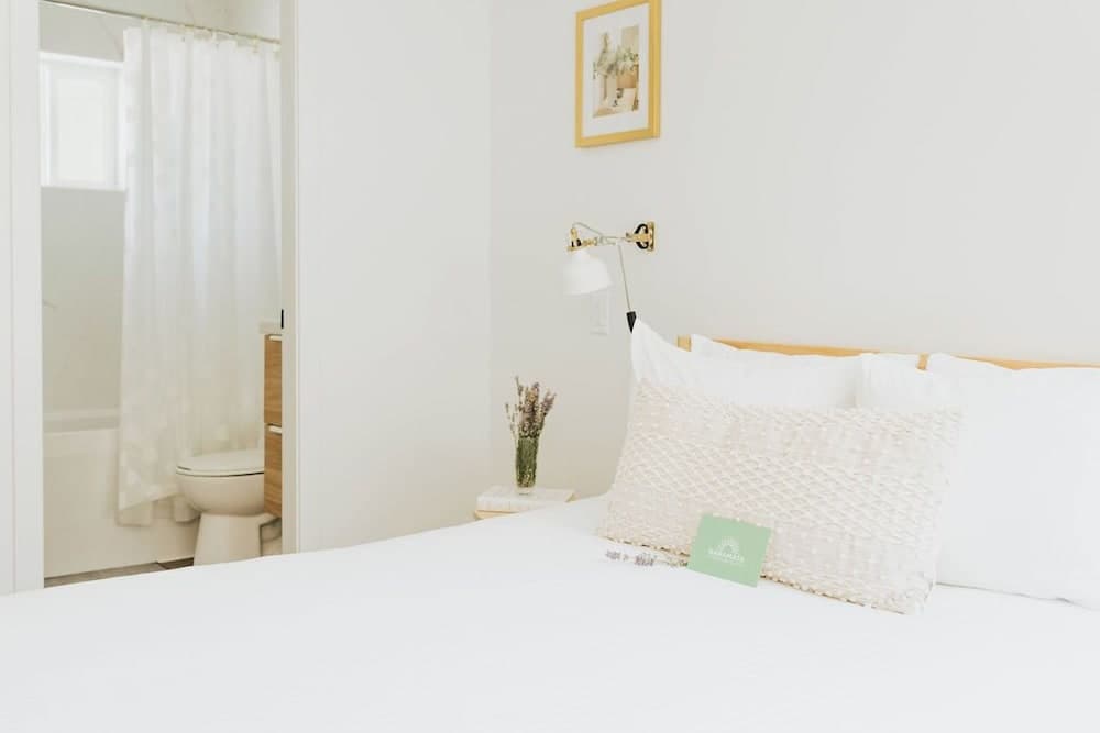 Naramata Courtyard Suites