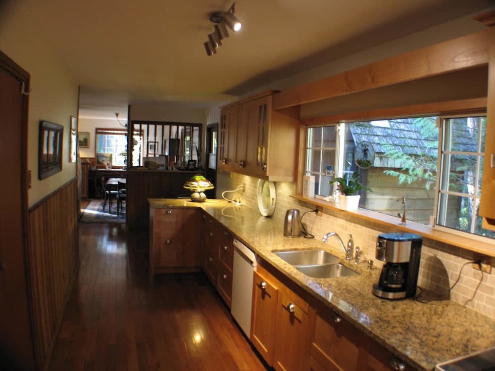 Cedar Song B & B and Cottage