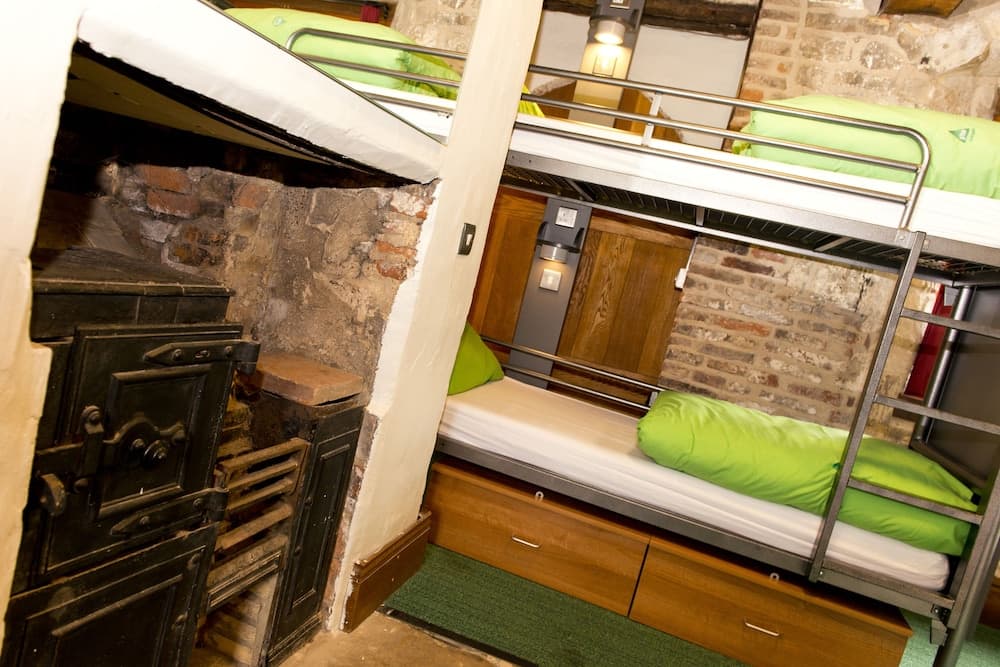 YHA Beverley Friary - Hostel