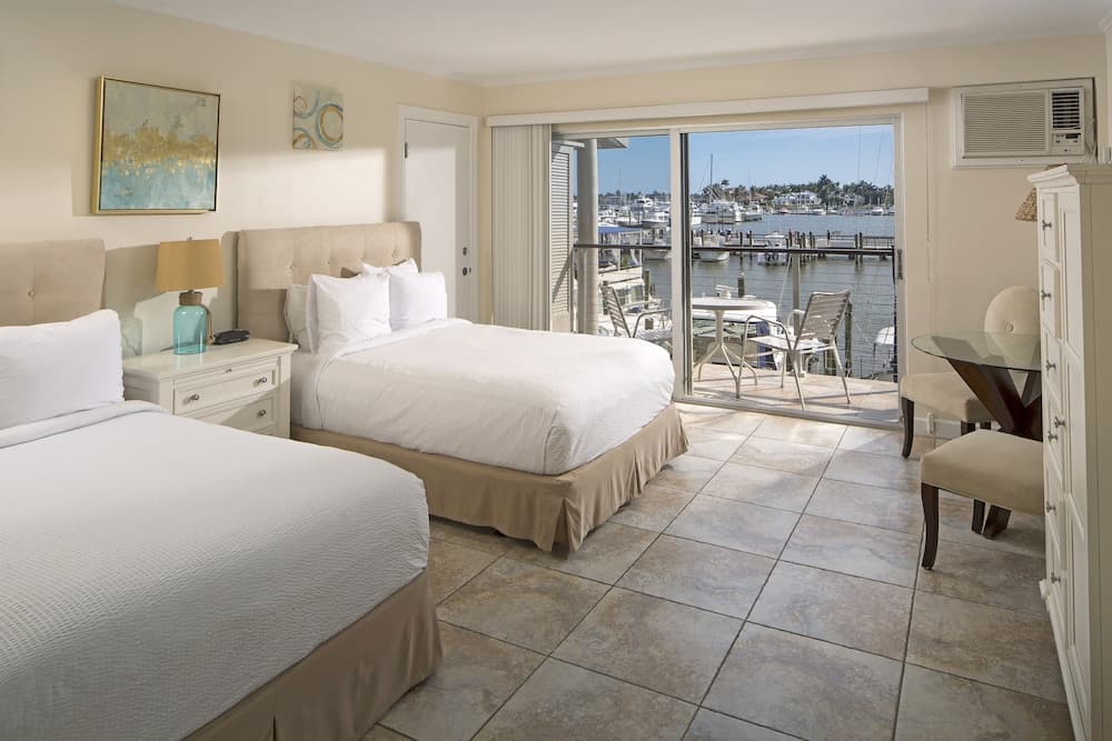 Cove Inn on Naples Bay