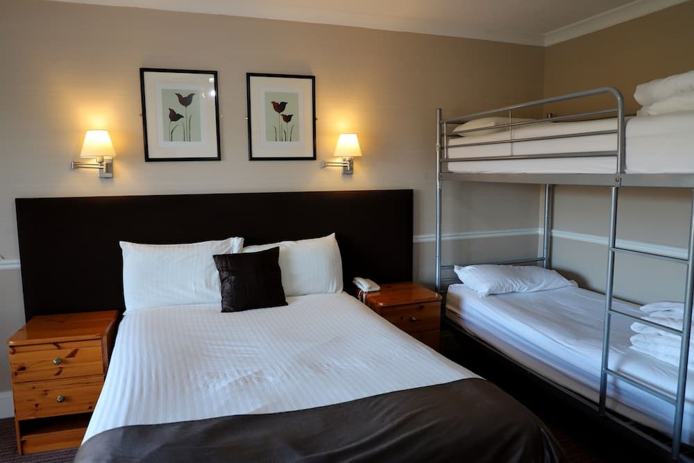 The Inn on the Lake Hotel