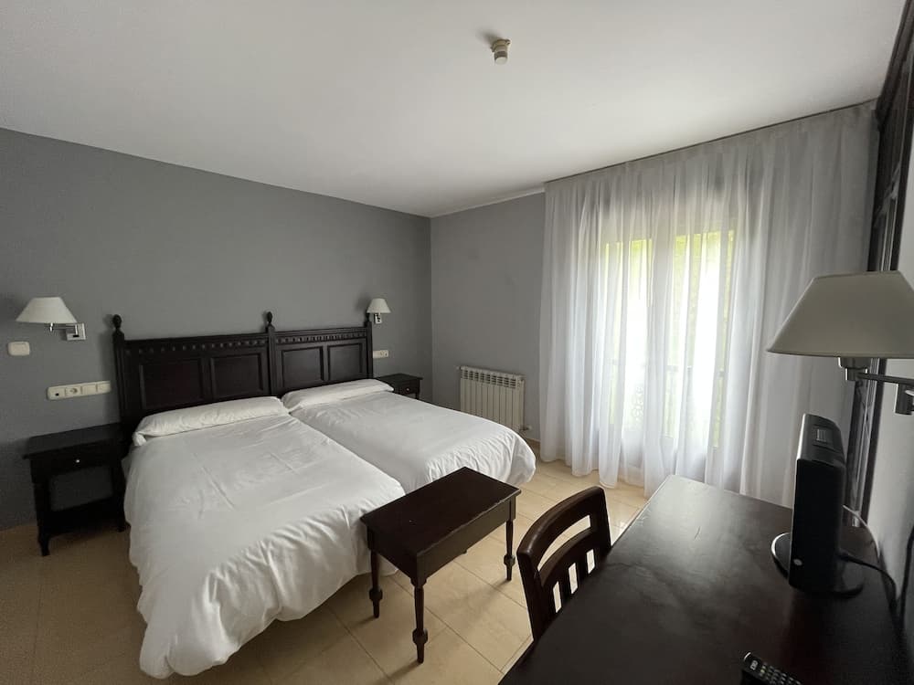 Hotel Restaurante Ribera del Chicu