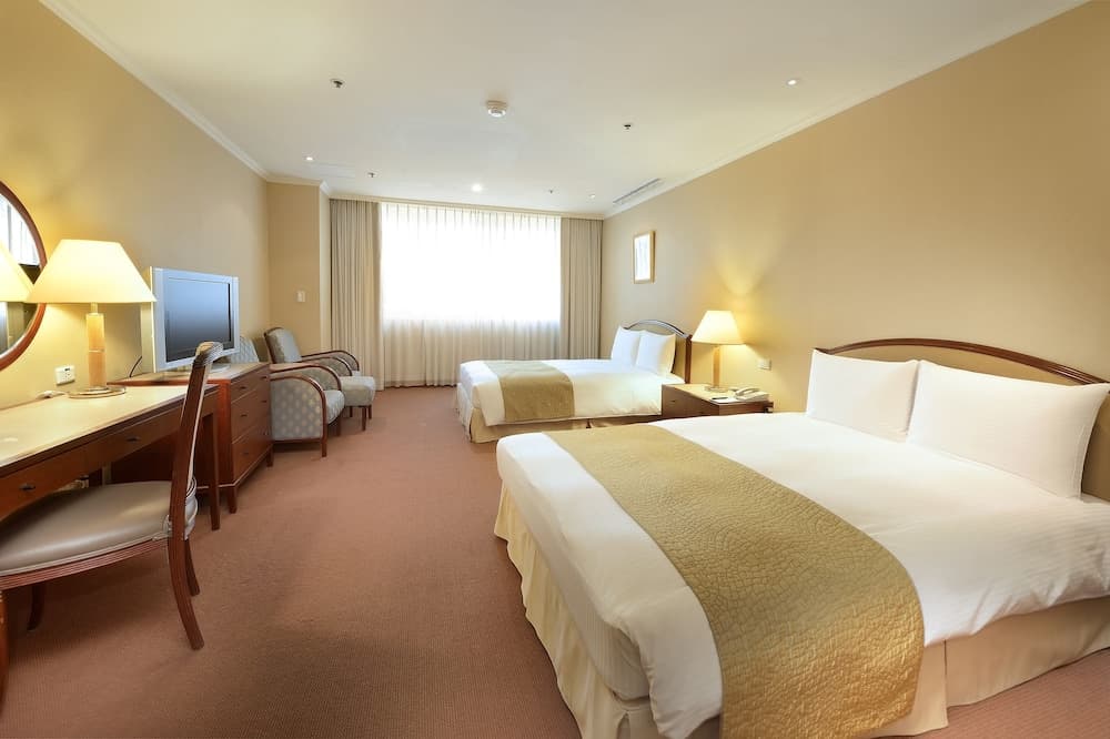 Le Midi Hotel Jungli