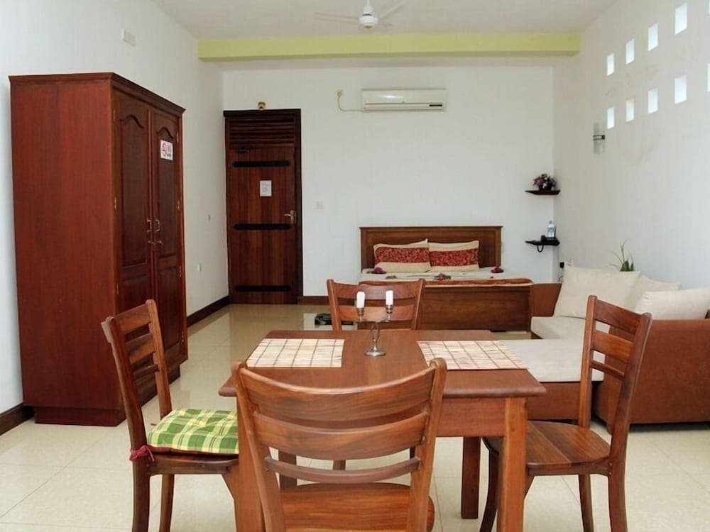 Thumbelina Apartments