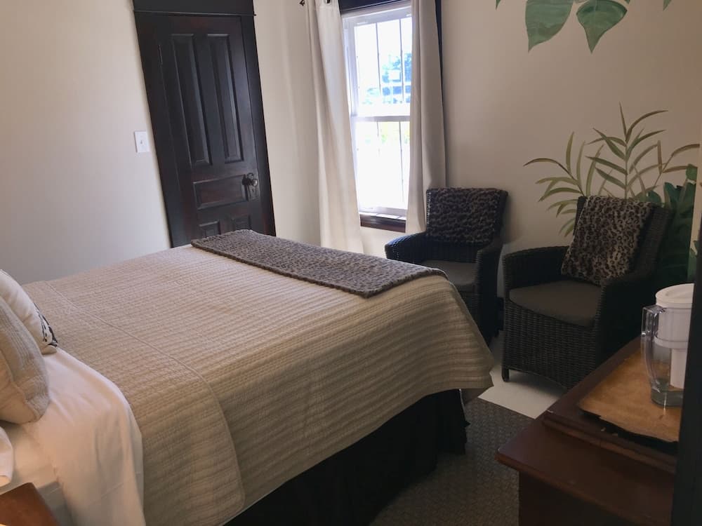 Simcoe Suites on the Henley B&B