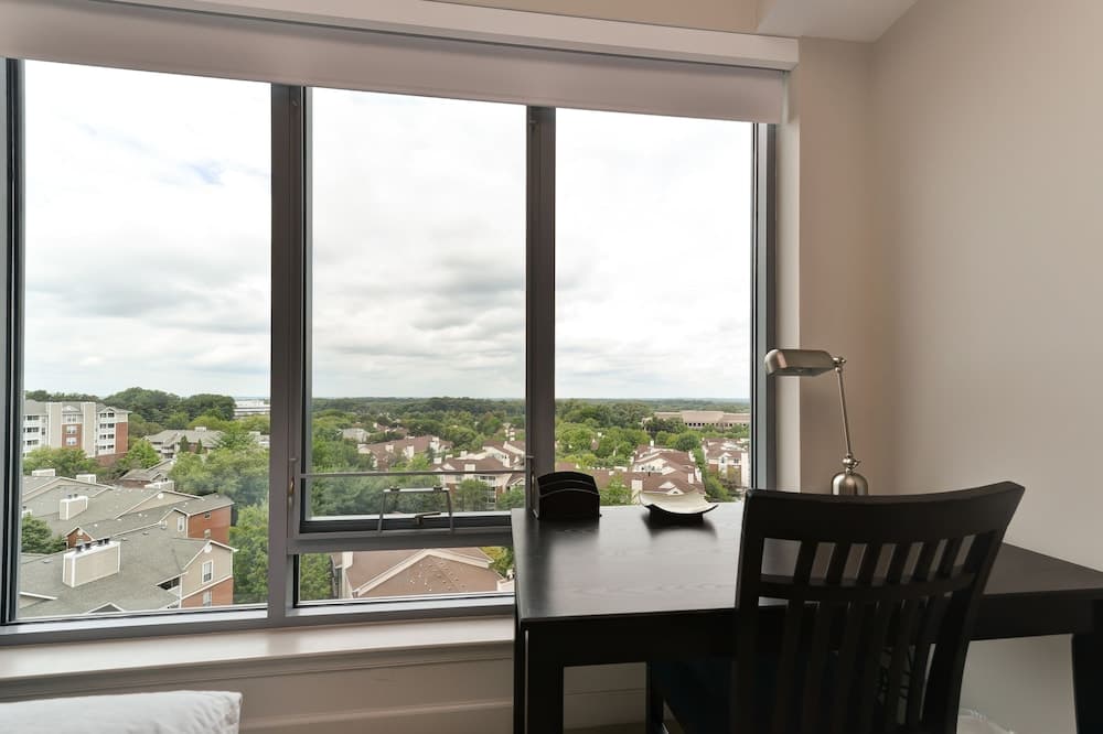 Ovation at Park Crest by Bridgestreet