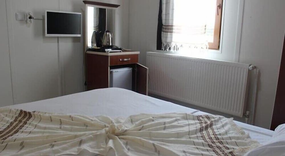 Emirbey Atli Turizm ve Dogal Yasam Koyu