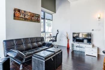 Heaven on Hollywood Furnished Apts - Vine