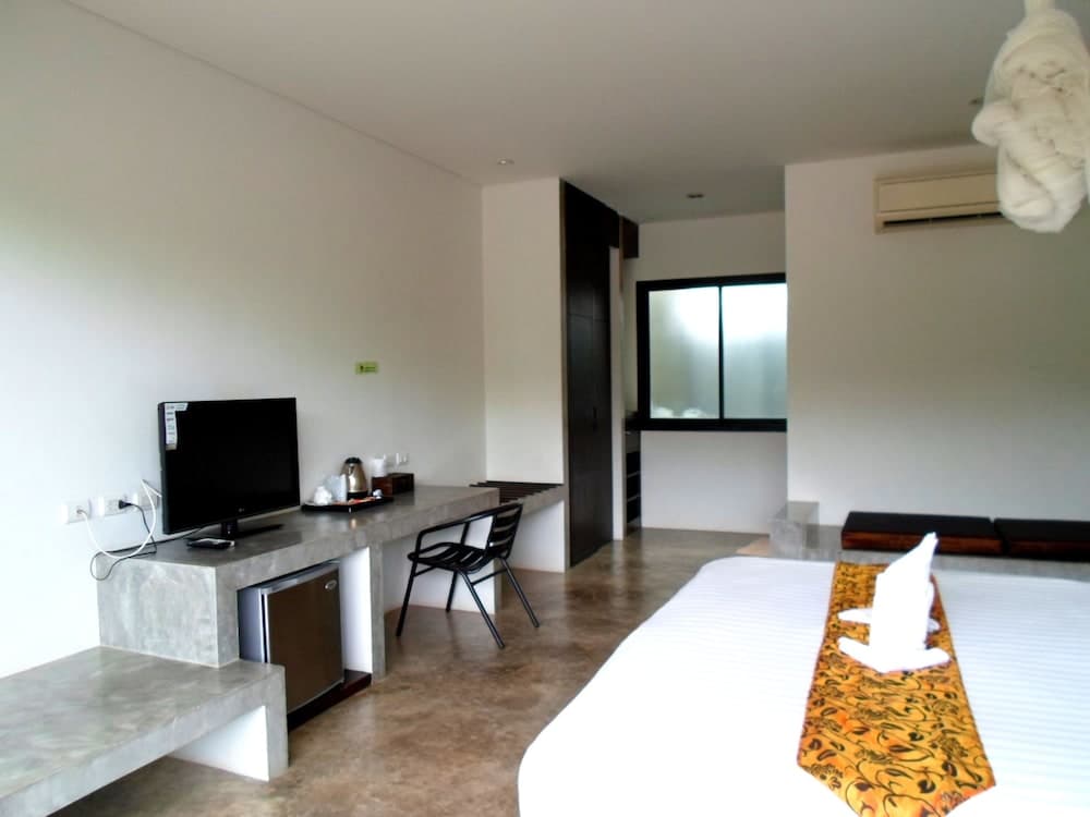 Naraya Riverside Resort