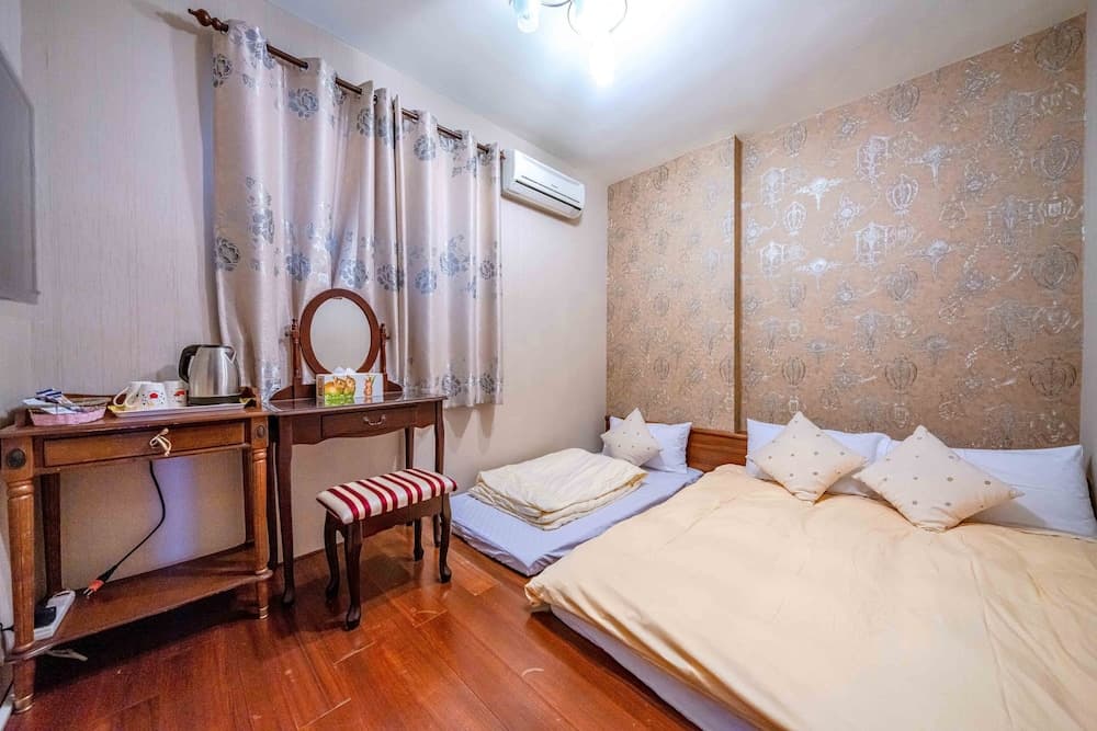 Evergreen Garden Home