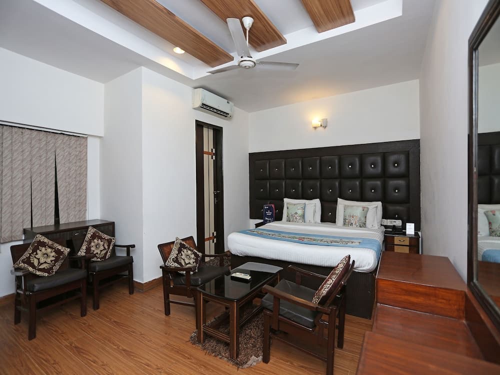 OYO 526 Hotel Asees Inn