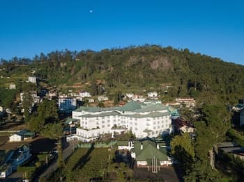 Araliya Green Hills Hotel
