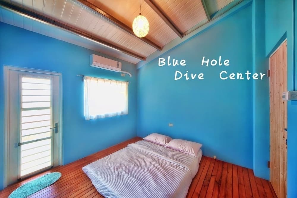 Blue Hole Dive Center