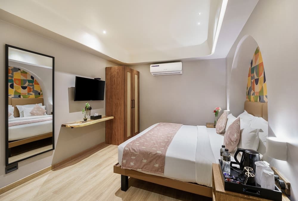 The Red Pier - My Downtown Hotels