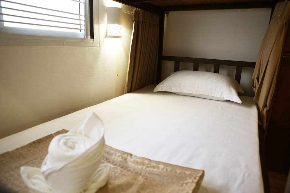 Les Fleurs Bangkok Hostel