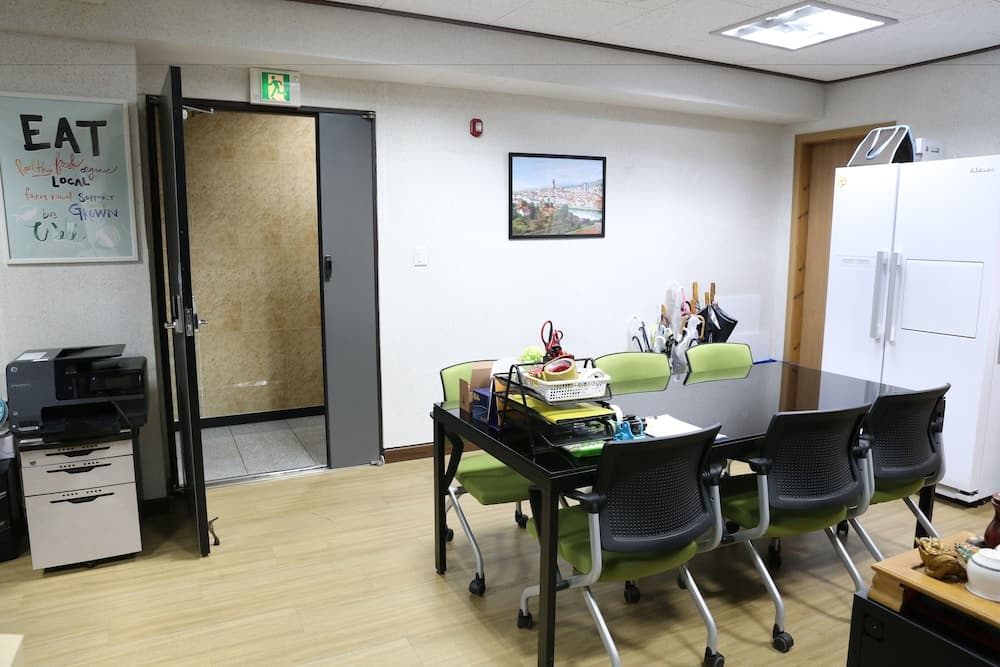 Grand Field Residence Hostel