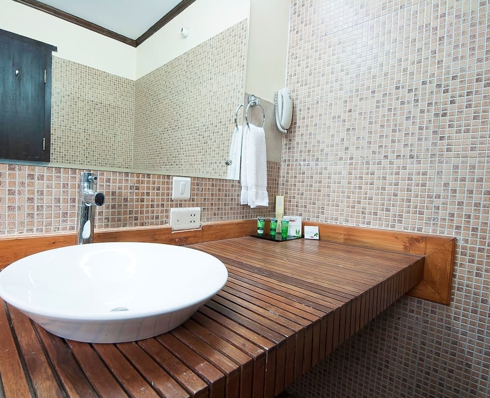 Tuskar's Riverside Resort