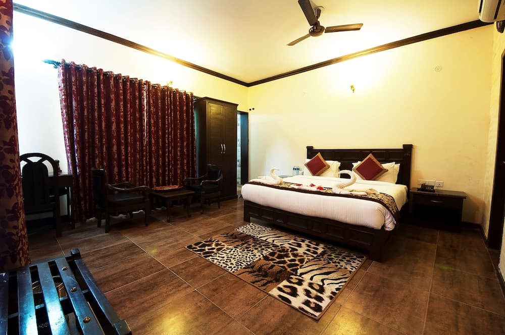 Tuskar's Riverside Resort