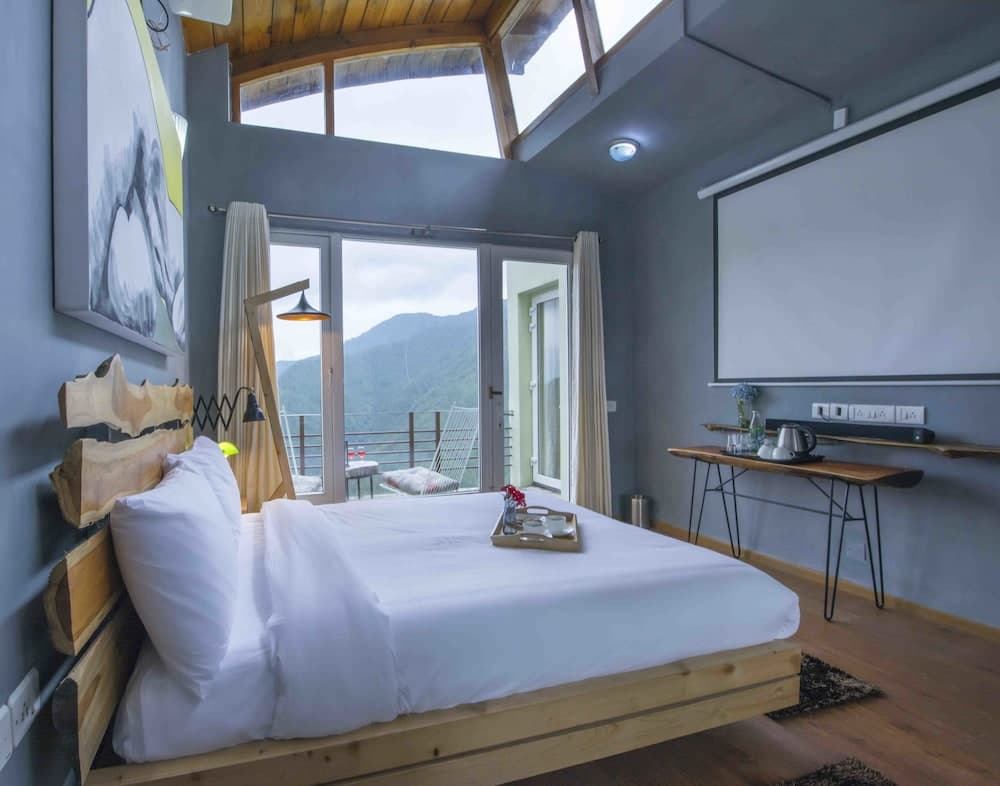 Seclude Ramgarh, Cliff's Edge