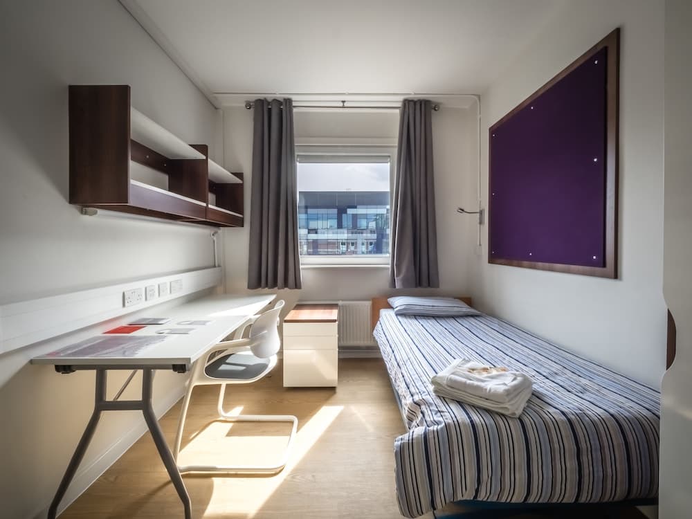 LSE Carr-Saunders Hall - Campus Accommodation