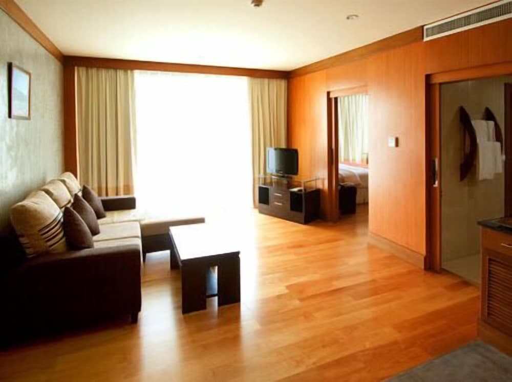 Uniland Golf & Resort